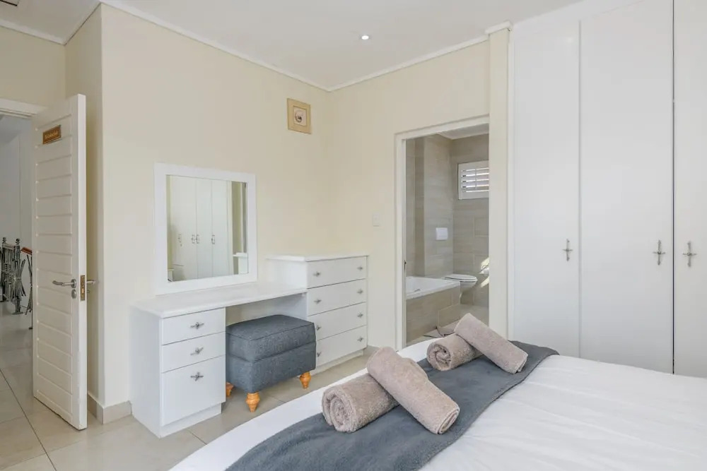 San Lameer Villa Rentals 14014