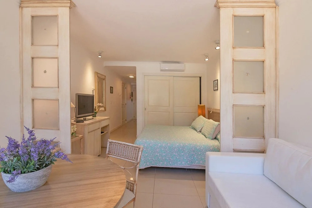 Oceana Suites Green Park