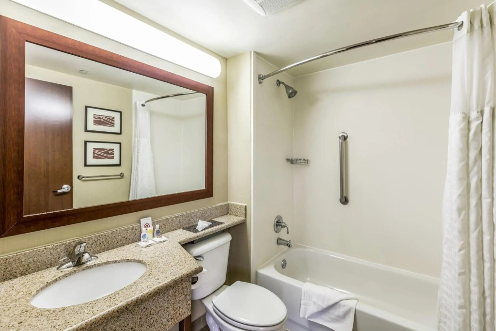 Comfort Inn Medford-Long Island