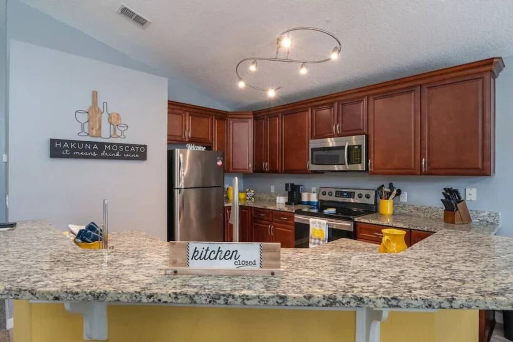 Spacious 4 bed 3 Bath Pool Home