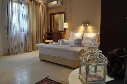 Metsikas Residence