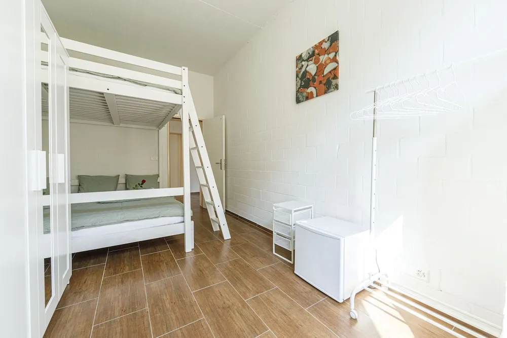 YELLOW INN- Simple Rooms and Easy Parking direkt bei der OLMA nahe HSG und Spital