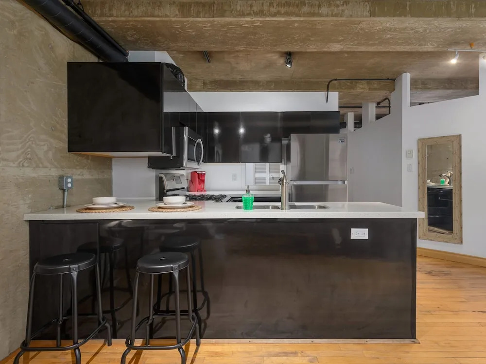 Sterling Suites - Gastown
