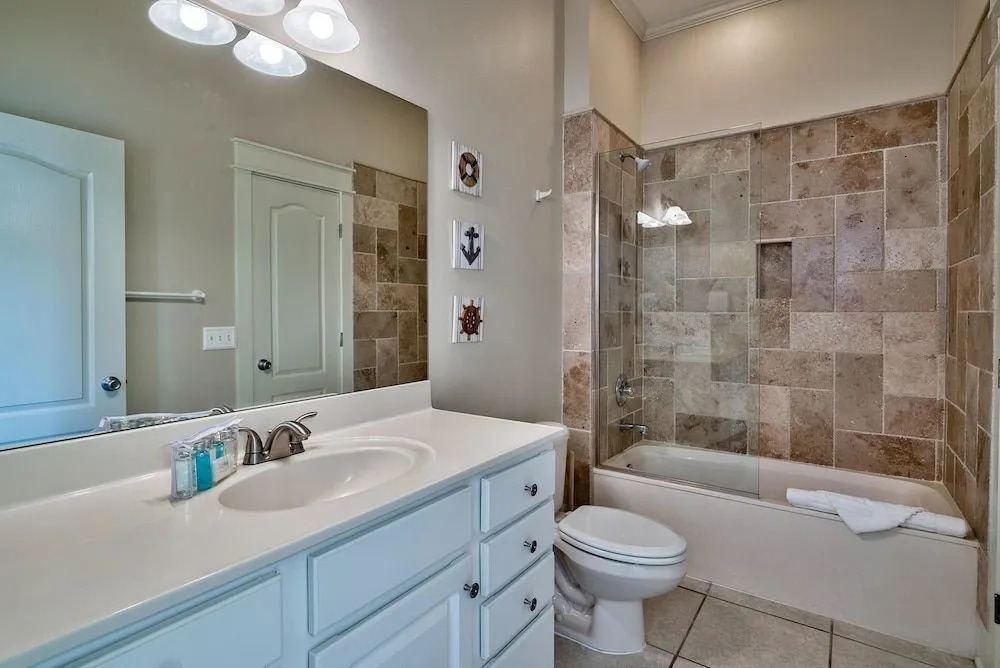 Coastal Vue 5 Bedroom Holiday Home by Five Star Properties