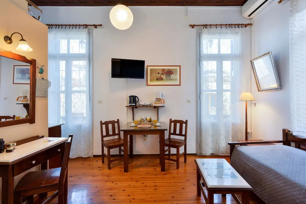 Silde Studios & Apartments