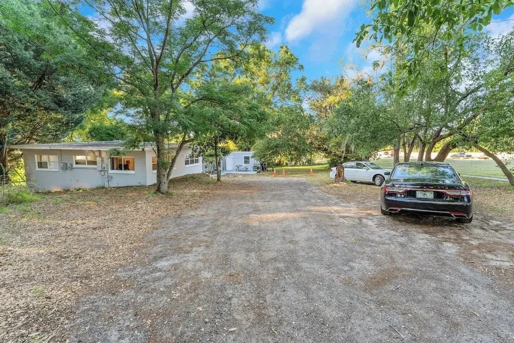 Modern Family Retreat Near Orlando Attractions