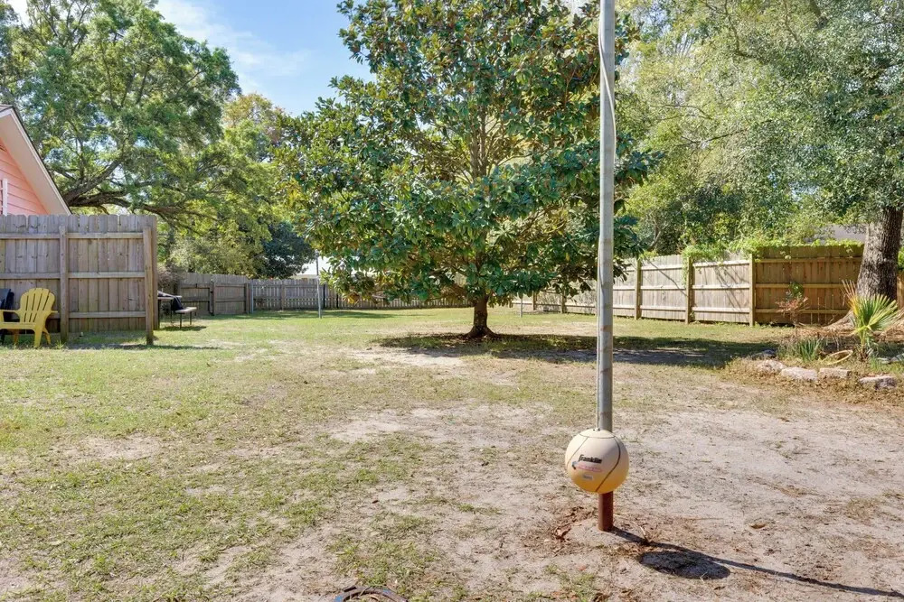 Vibrant Pass Christian Oasis - 3 Blocks to Beach!