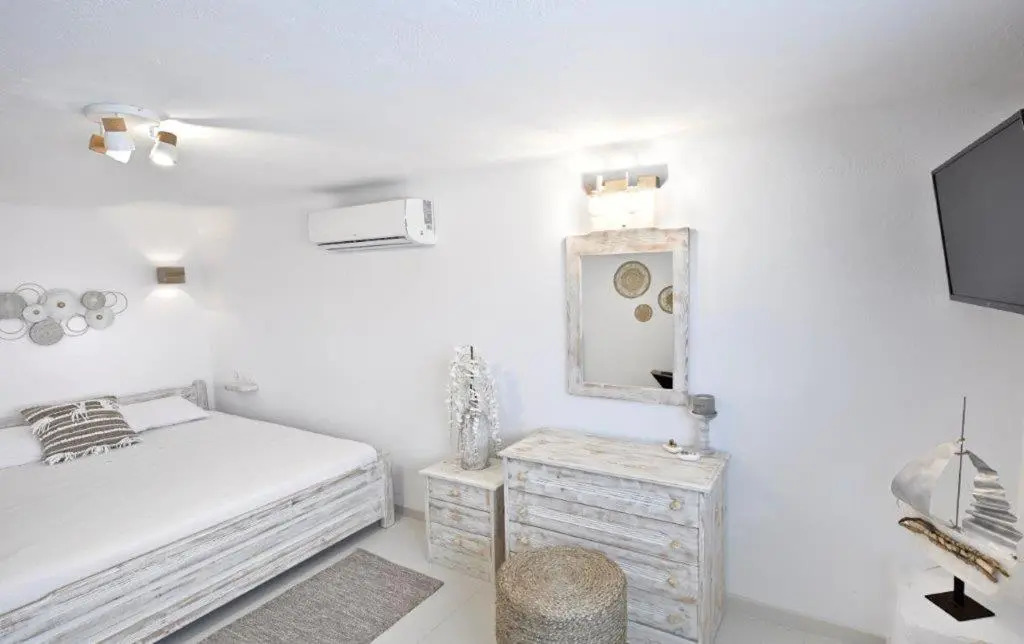Paradisiacal Villa with Pool and Sea View in Mykonos