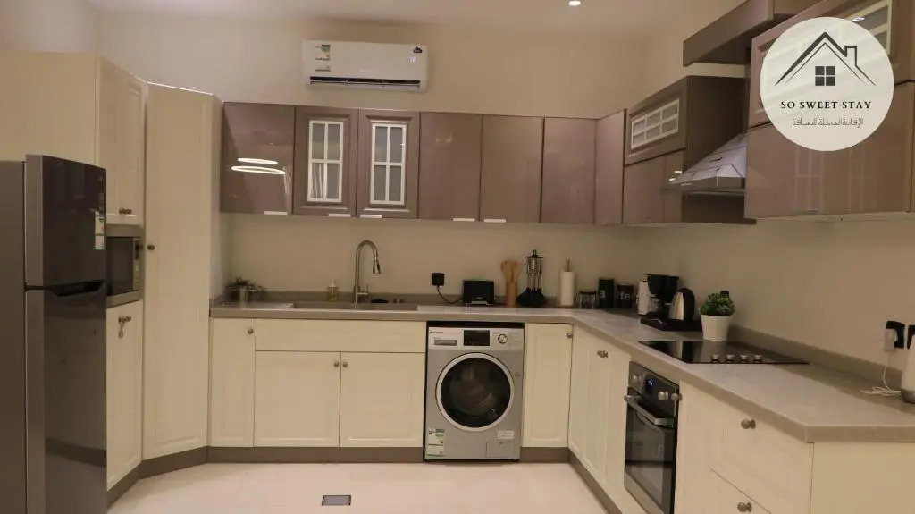 So Sweet Stay -AlTawun 3BR apartment - with Balcony garden view - الاقامة الجميلة - شقة فندقية فاخرة - بلكونه مطله ع الحديقه