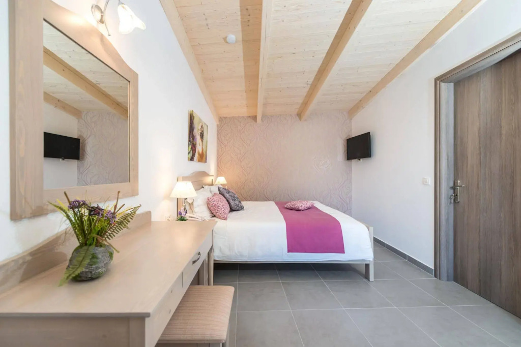 Sea View Village - Studios & Apartments