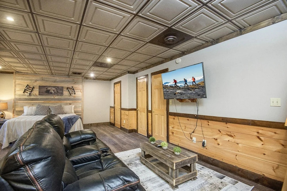 Cuddlin Up by Heritage Cabin Rentals