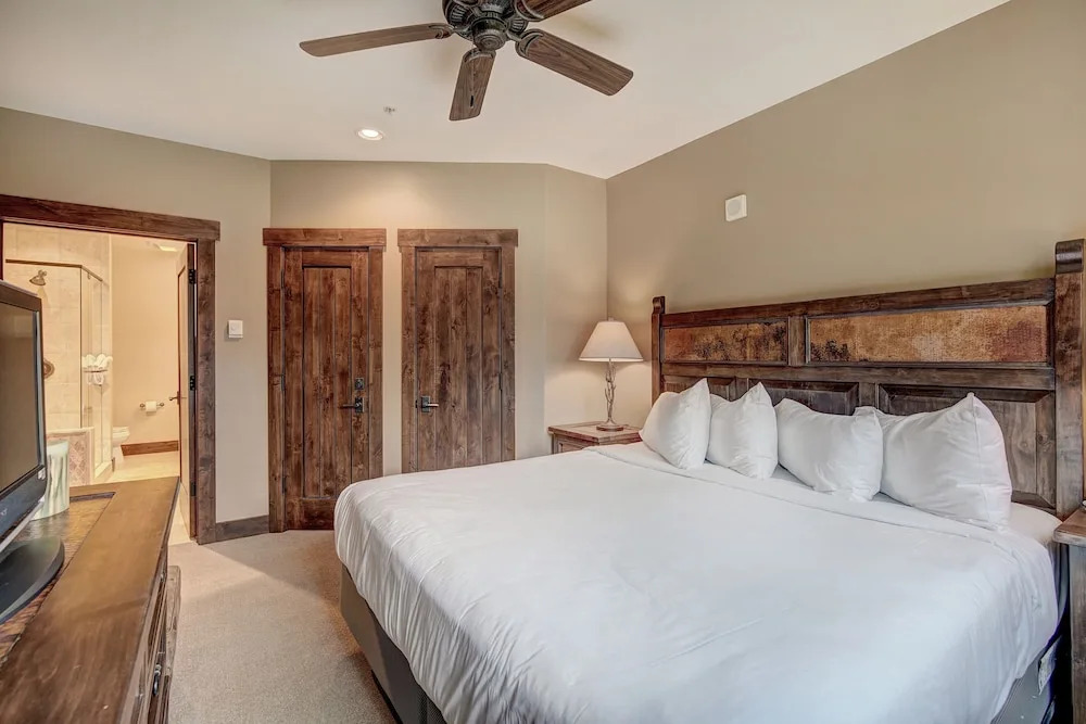 True Ski-in/ski-out Luxury Condo On Peak 7 1 Bedroom Condo by RedAwning