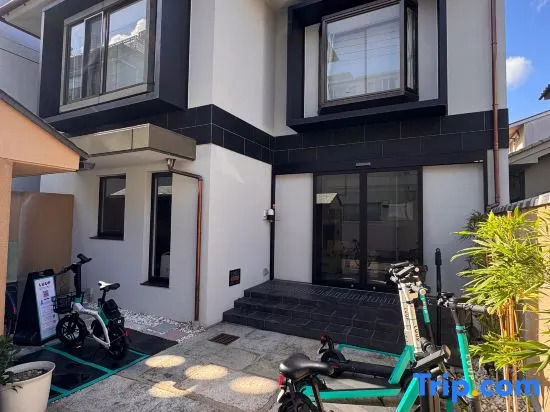 【Forest Guardian Hotel Kyoto Goshonishi】7-minute tram ride from Kyoto Station