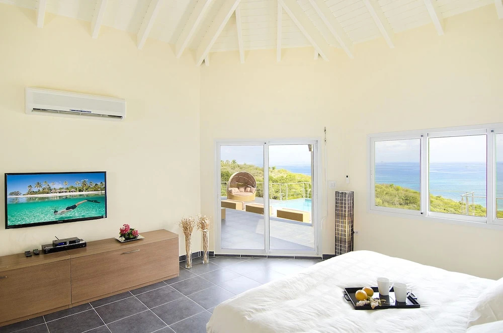 Sea La Vie by RedAwning