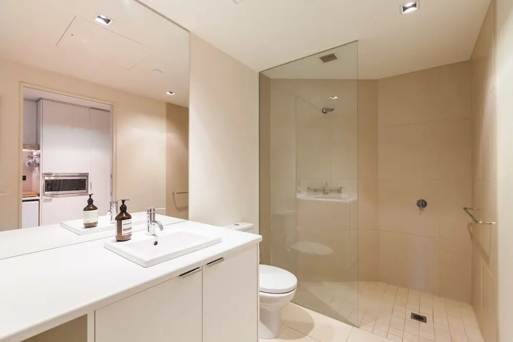 CELESTE, 1BDR East Melbourne Apartment