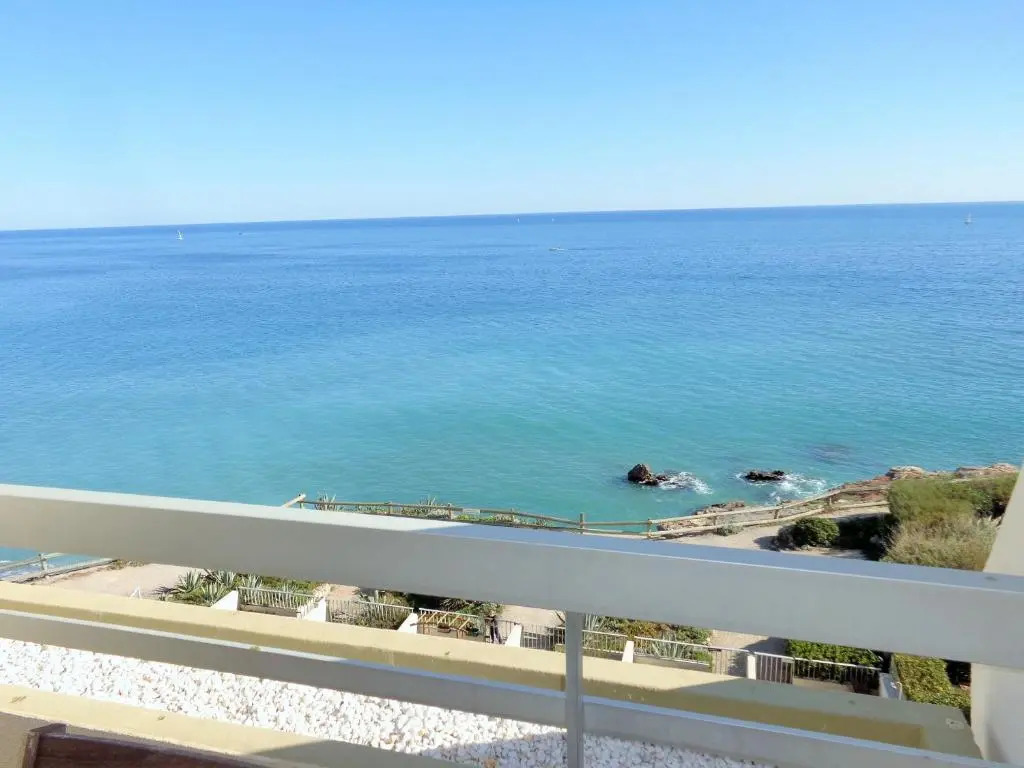 40 M², 1Ere Ligne Mer, Dernier Etage Avec Ascenseur