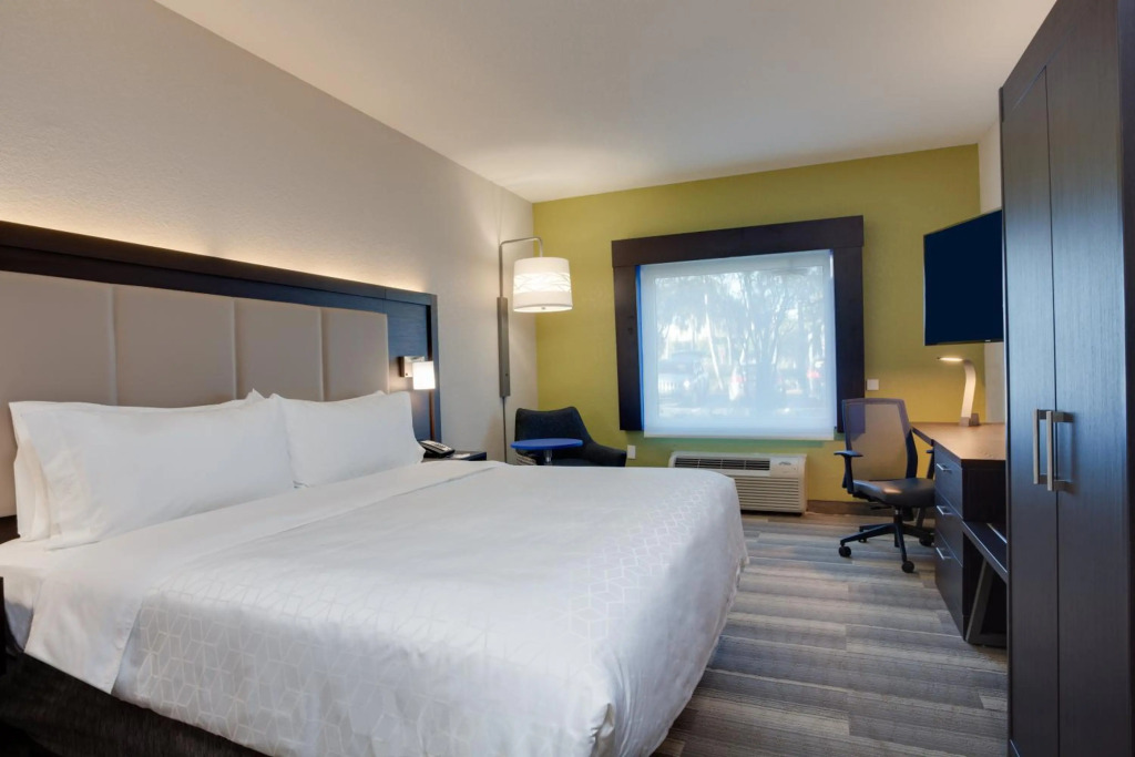 Holiday Inn Express Hotel & Suites Fort Lauderdale Airport/Cruise Port by IHG