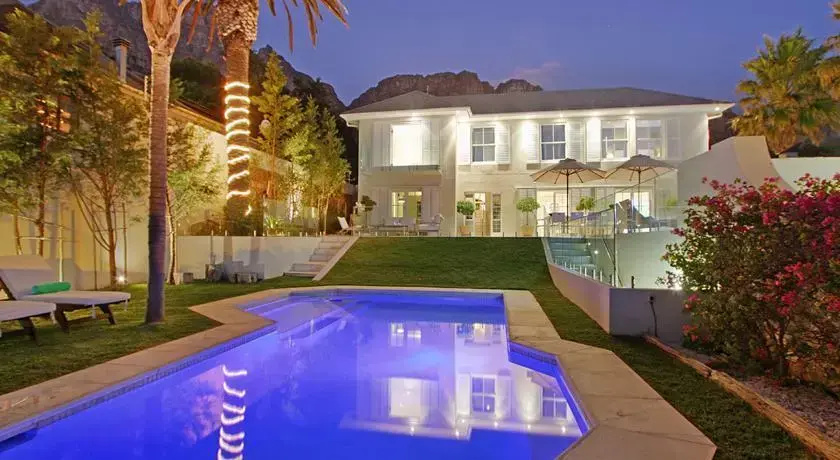 Incredible 6bed w Pool in Camps Bay Villa Galazzio