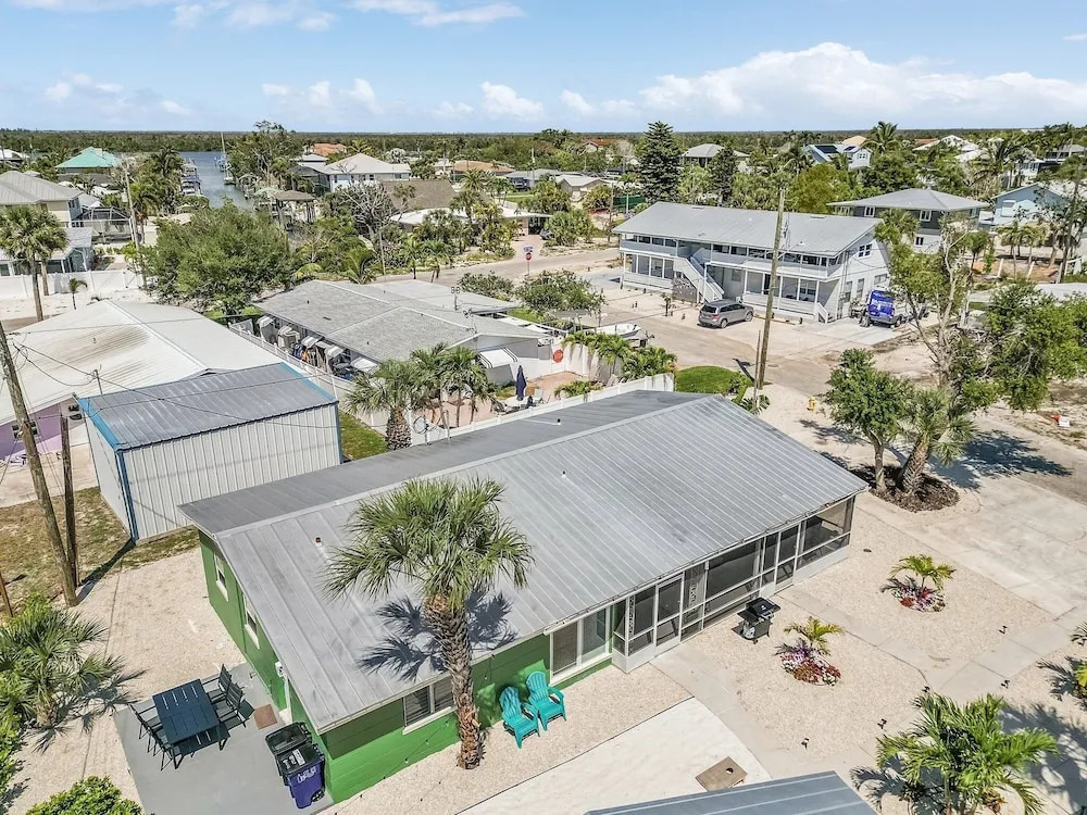 171 Washington ~ Dune Our Thing ~ Unit B ~ Fabulous Pool Home! 2 Bedroom Home by RedAwning