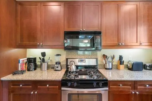 48756 Legacy Drive Condo