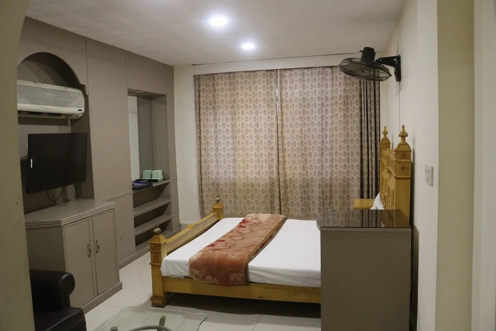 Rysons Continental Hotel