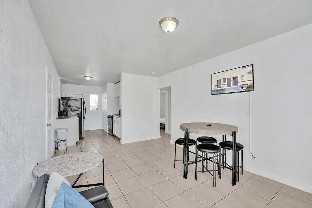 Cozy Apartment in West Palm Beach, Minutes Away From Downtown! N°1