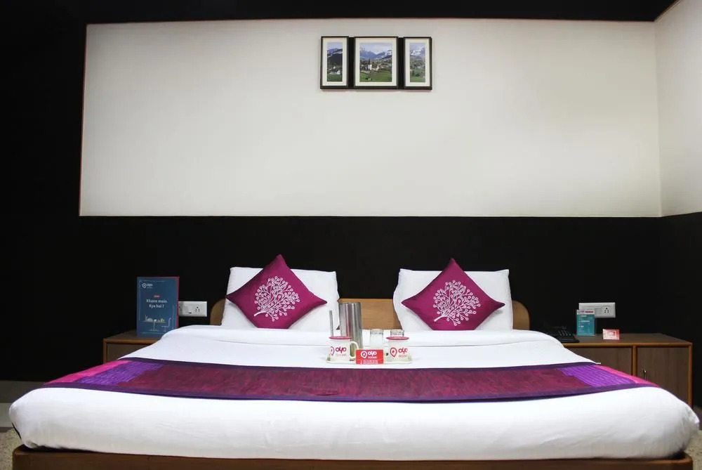 OYO 1327 Inchara Hotel