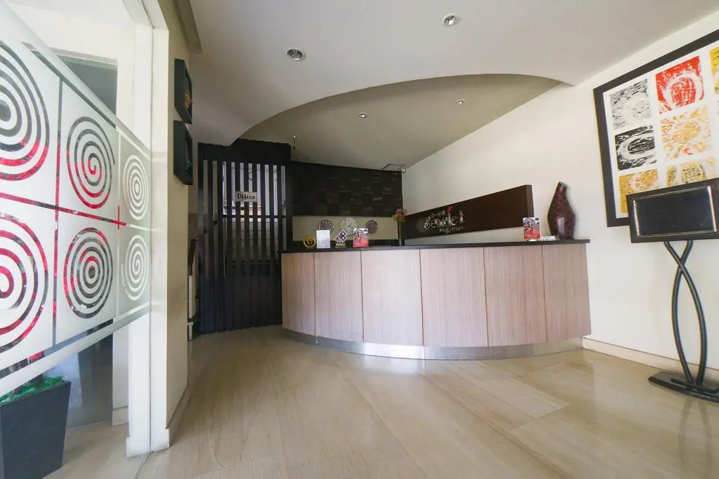 RedDoorz Plus near Universitas Negeri Makassar 2