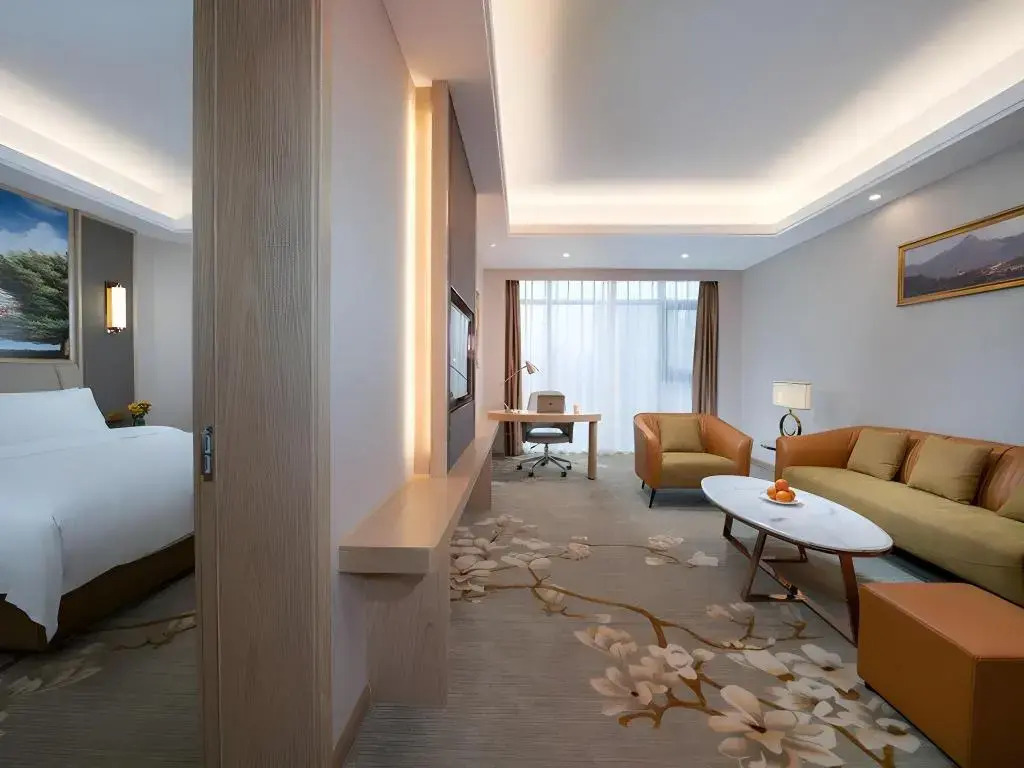 Vienna International Hotel (Chengdu Happy Valley, Dongzikou Metro Station)