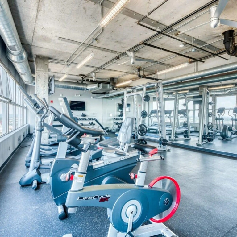 Cozysuites 800 Tower 1BR w sky Pool gym 23