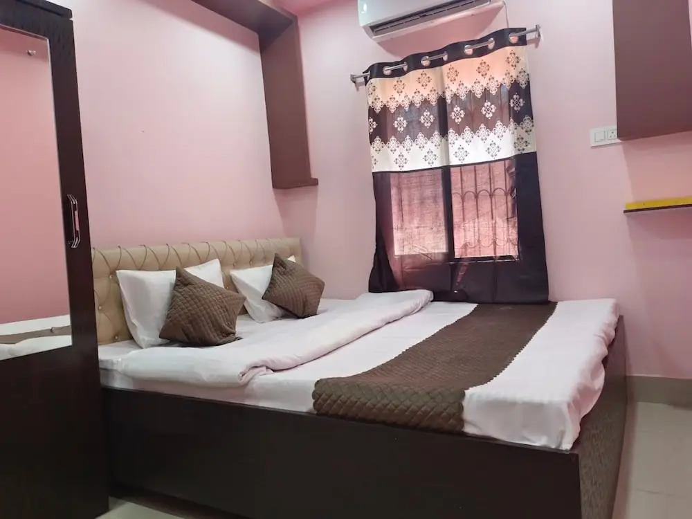 Hotel Aheli And Restaurant Bankura