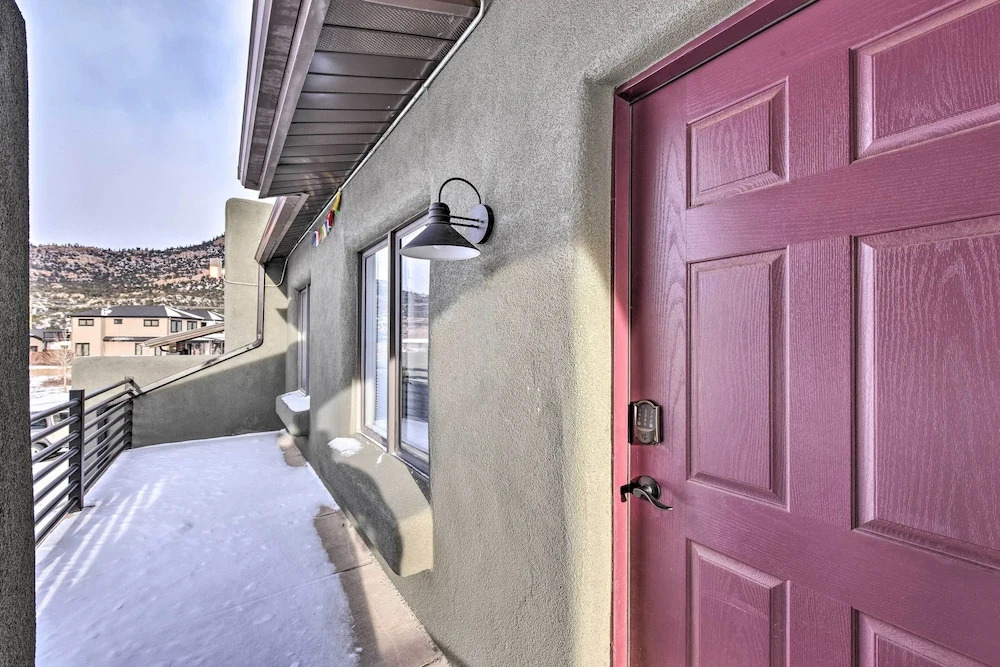 Buena Vista Condo: 1/2 Mile to River & Main St!