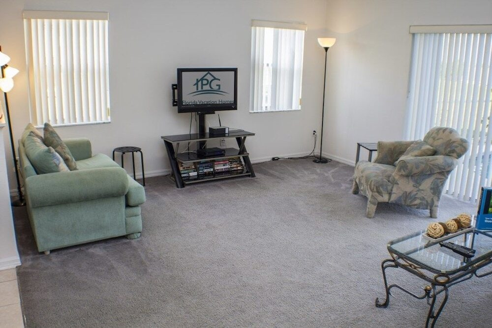 Lake Davenport 4 bed / 2 bath home