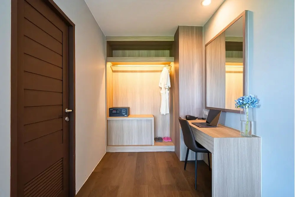Tisha Hotel ABAC Bangna