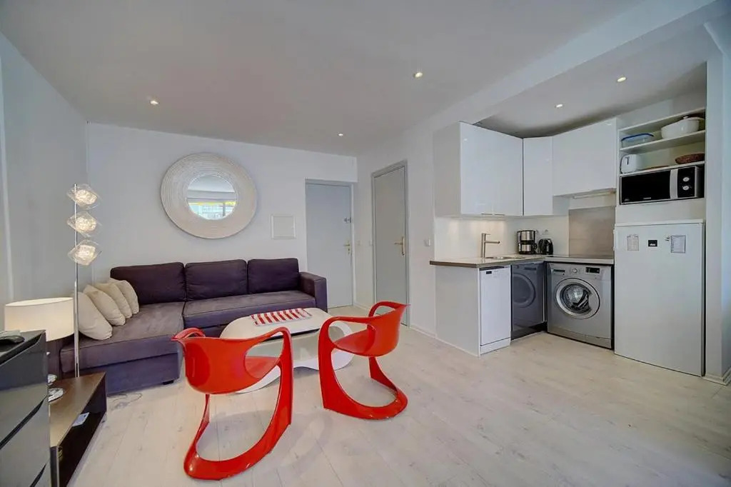 STUDIO MODERNE et LUMINEUX PROCHE CROISETTE A0B132