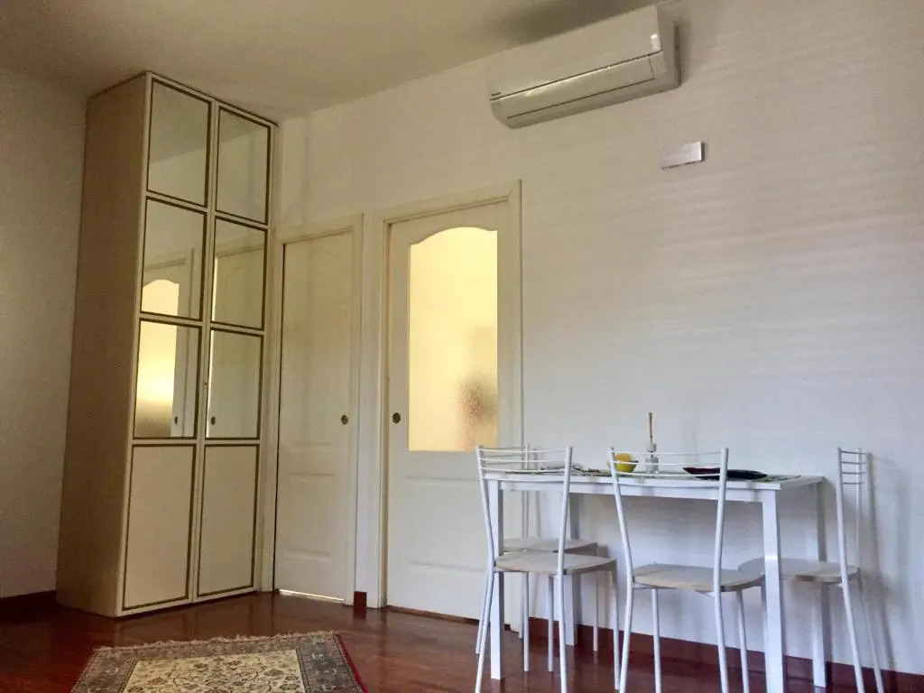 Suite 996