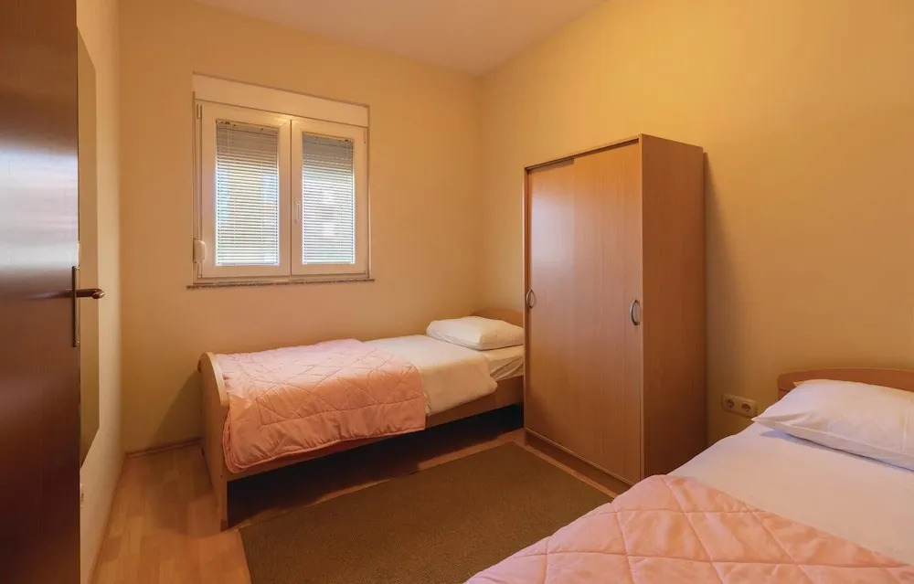 Stunning Home in Zadar With Wifi and 2 Bedrooms