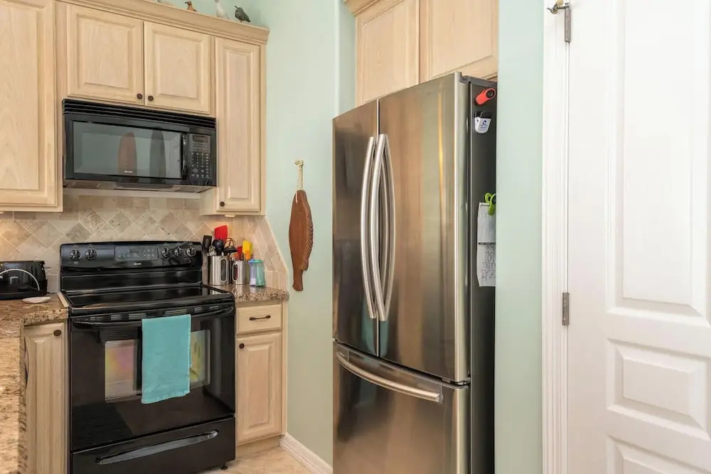 Large Condo Close to Beach With Semi-private Pool!