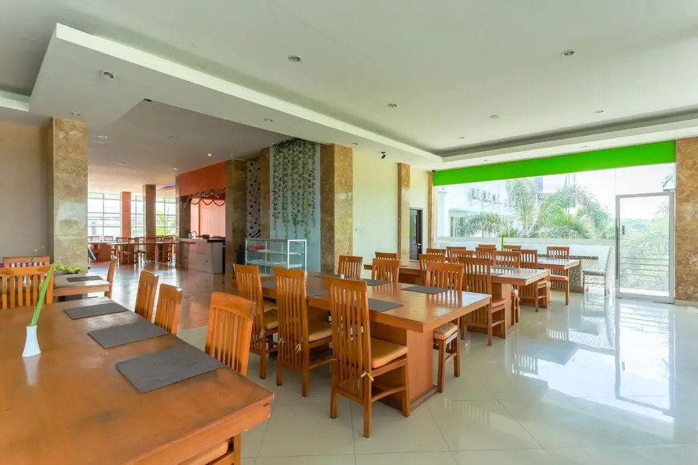 OYO 2073 Grand Inn Hotel Lombok