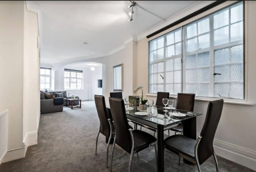 Spacious 5 Bed  Next to Regents Park Flat 11