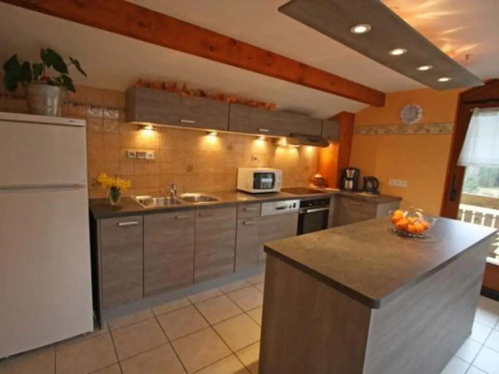 Appartement Confortable avec Accès Facile, Proche Ski et Randonnée - FR-1-589-137