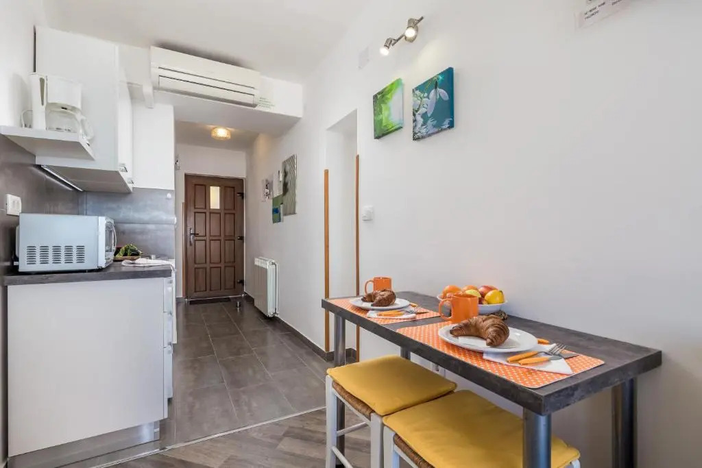 Apartments Davor