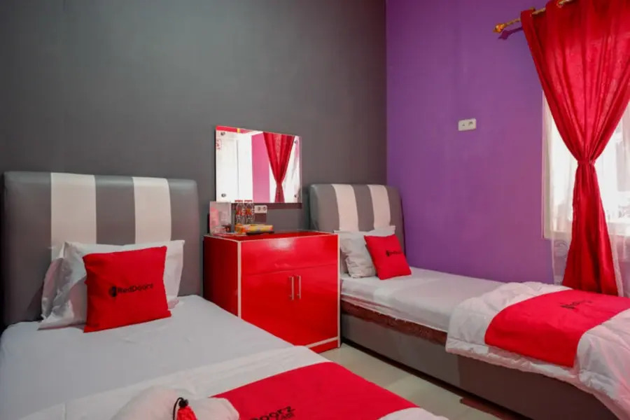RedDoorz near Terminal Mendolo Wonosobo