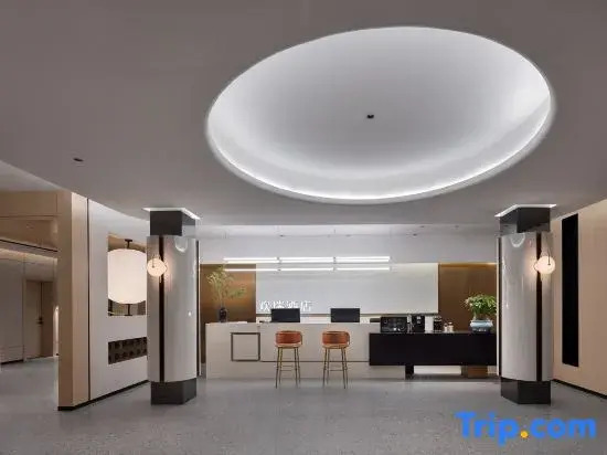 Huanrui Hotel (Loong Boat Race Center)