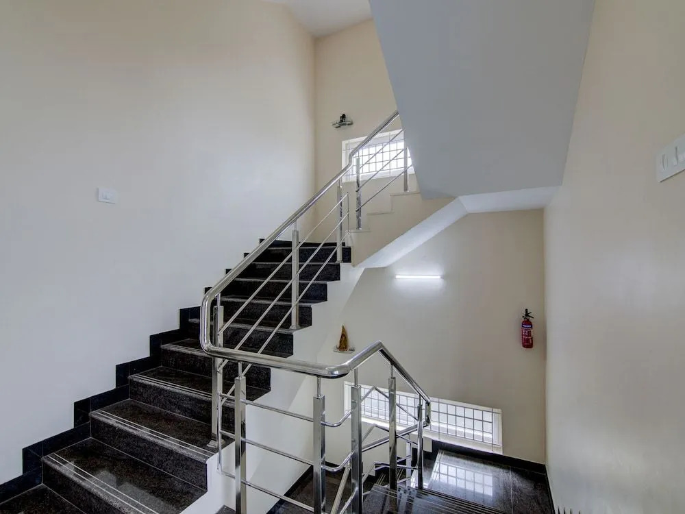 OYO Flagship 24147 Royal Stay
