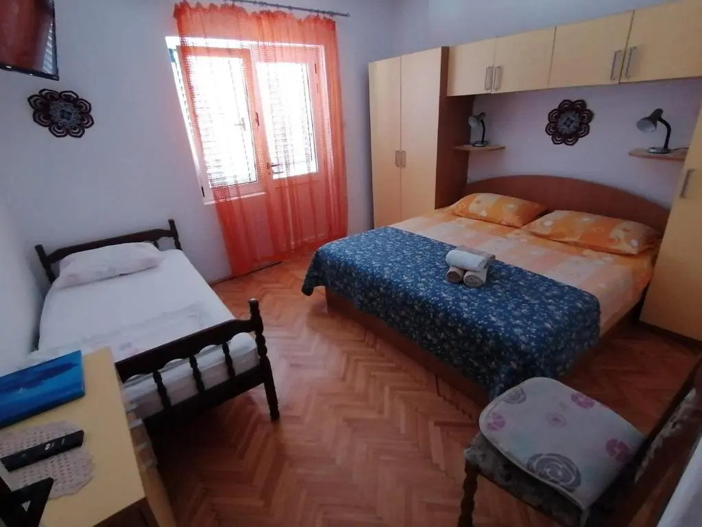 Apartment Marija2  - close to the center: A2 Jelsa, Island Hvar