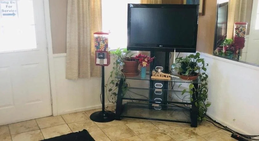 Woodridge Motel