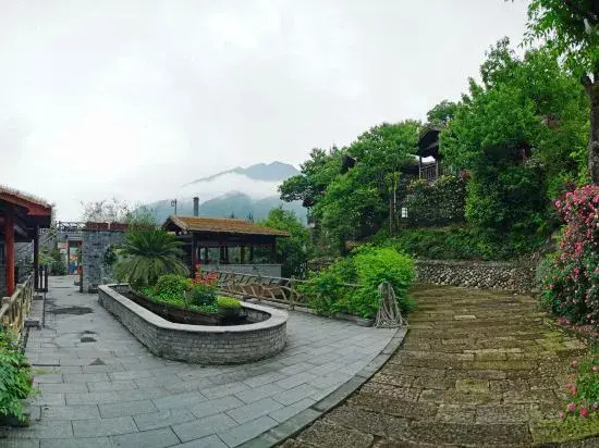 Yunqi Hostel