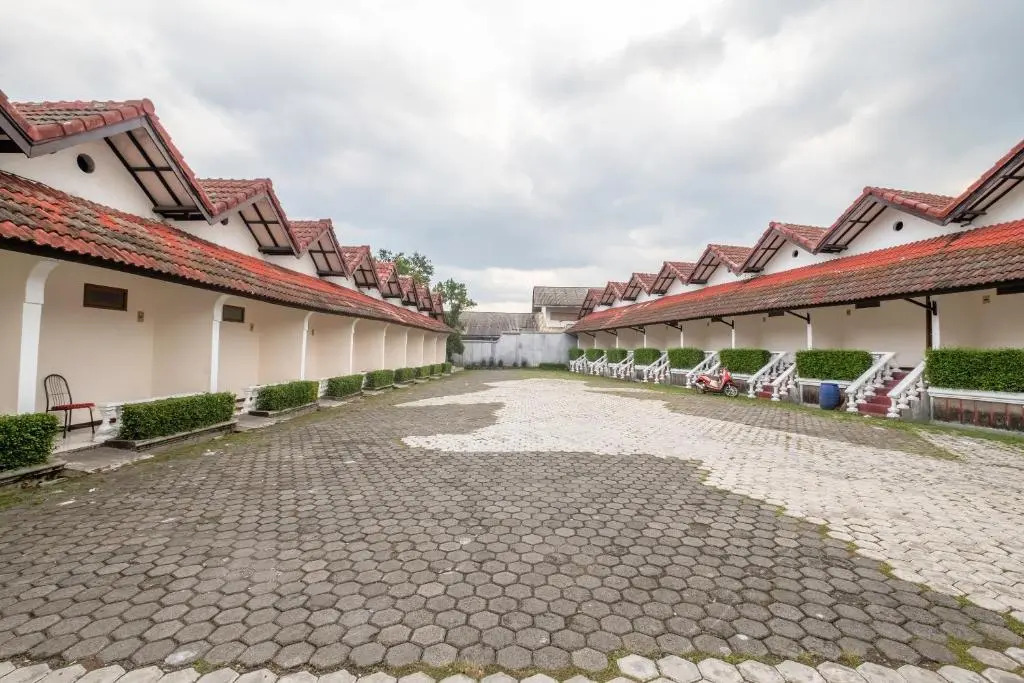 SPOT ON 2341 Hotel Padjajaran 2
