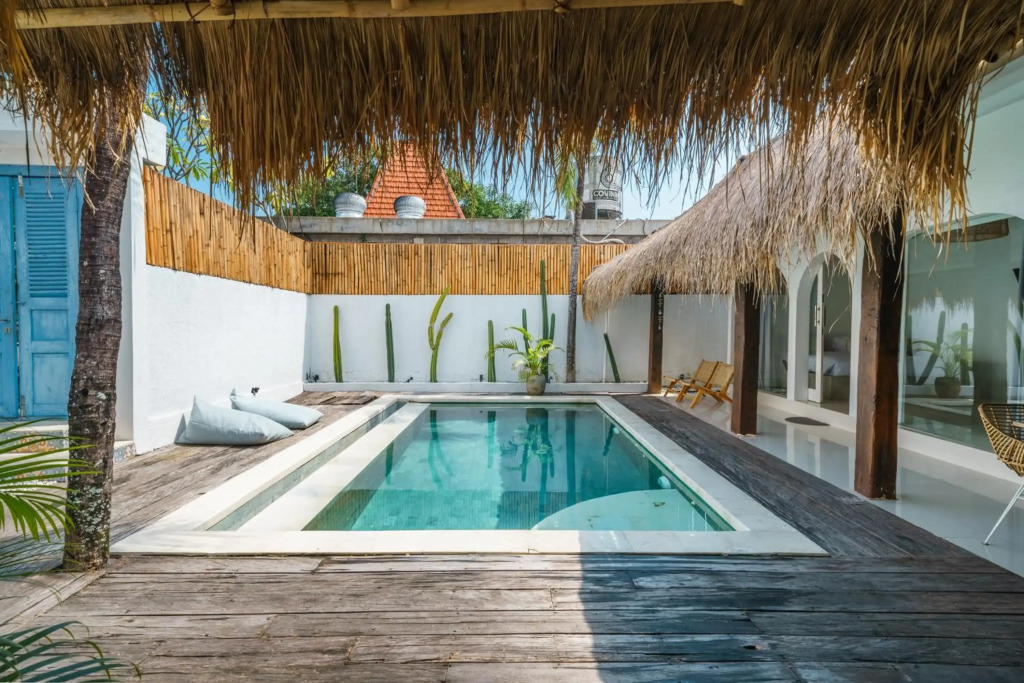 Villa Santorini - Boho-Chic 3-Bedroom Villa in the Heart of Berawa!